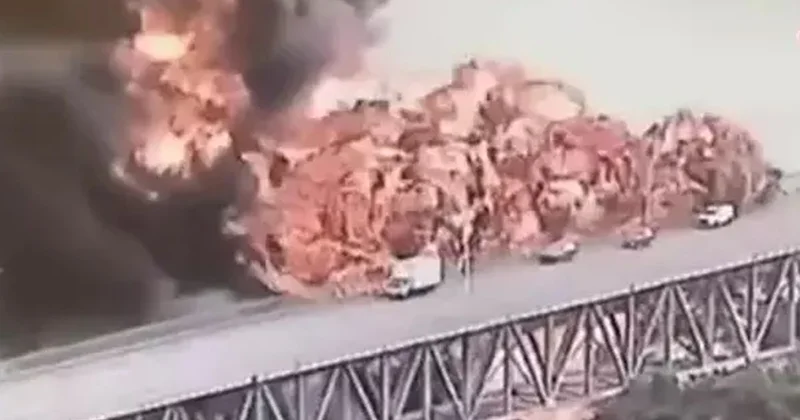 Panama’daki dehşet anları! Alevler köprüye sıçradı