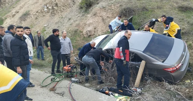 Sivas ın Suşehri ilçesinde trafik kazası, 3 yaralı Sivas Haberleri