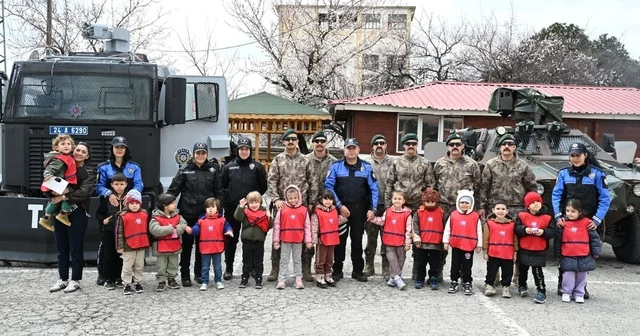Geleceğin teminatı çocuklar polislik mesleğini tanıdı Erzincan Haberleri