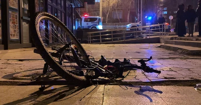 Ekmek almaya giderken otomobilin çarptığı Alperen ağır yaralandı Erzurum Haberleri