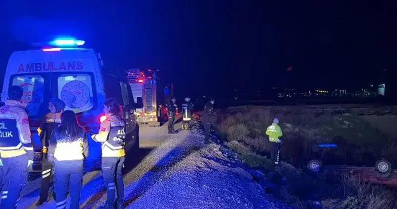 Otomobil takla attı, içindekiler kaçtı