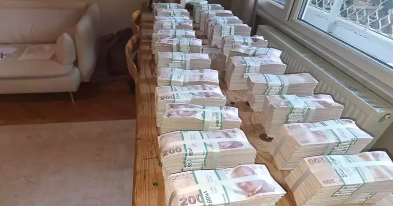 Makam odasından milyonlar çıktı! Valizlerde balya balya rüşvet parası!