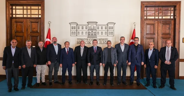 Vali Sözer, muhtarlar derneği yönetimiyle bir araya geldi Bilecik Haberleri