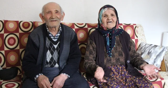 İlk günkü sevgiyle 67 yıldır aynı yastığa baş koyuyorlar Amasya Haberleri
