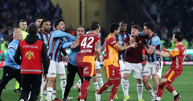 Trabzonspor Galatasaray derbisi sonrası ağır fatura yolda! Ceza yağmuru..... Fanatik Gazetesi Galatasaray (GS) Haberleri Spor