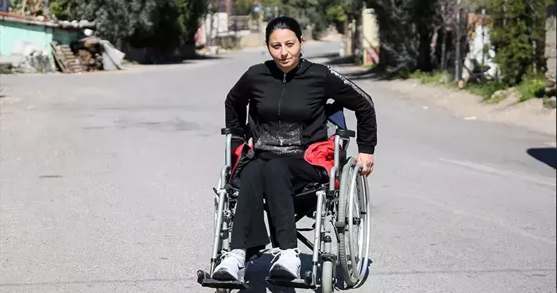 Balkondan düşüp tekerlekli sandalyeye mahkum kaldı, 2 bin lira nafaka nedeniyle engelli maaşı bağlanmadı