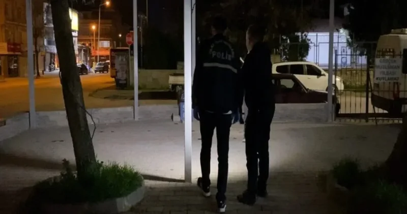 Genç kızlar erkek kavgasında birbirini bıçakladı