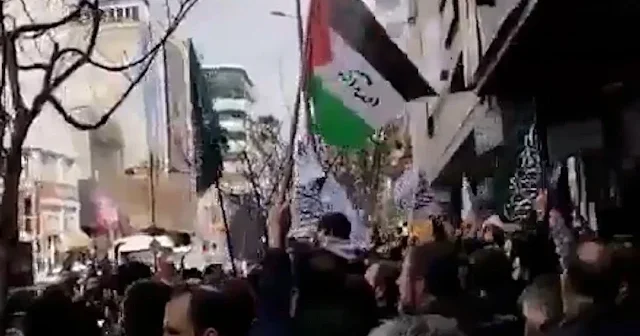 Van’da Burger King in yeni şube açma girişimi vatandaşlar tarafından protesto edildi VİDEO İZLE