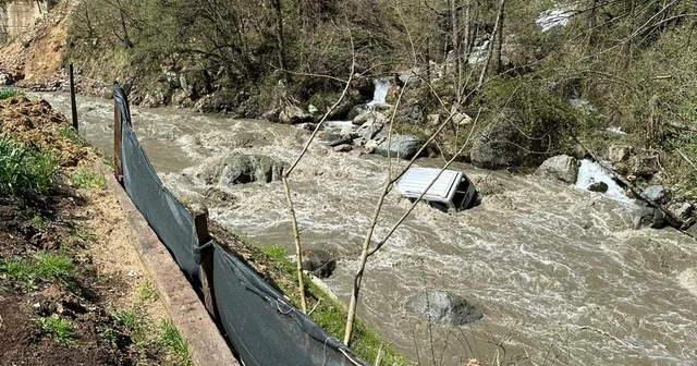 Giresun da otomobil dereye uçtu: 1 kişi hayatını kaybetti Giresun Haberleri
