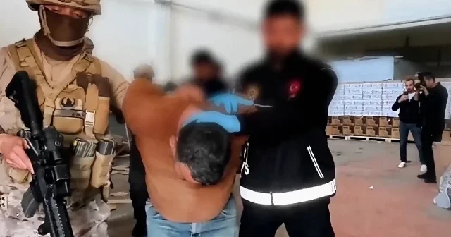 Narkotik operasyonlarında 59 ilde 2 tonun üzerinde uyuşturucu ele geçirildi VİDEO İZLE