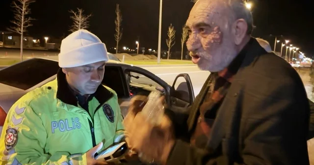 Alkollü ve ehliyetsiz sürücünün yalanını KGYS kameraları bozdu 66 yaşındaki ehliyetsiz ve alkollü sürücü kaza yapınca, Ben sürücü değilim dedi Aksaray Haberleri