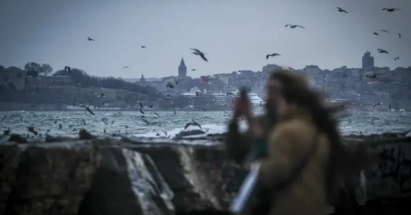 İstanbul a resmen kış geliyor! AKOM uyardı, yarına dikkat