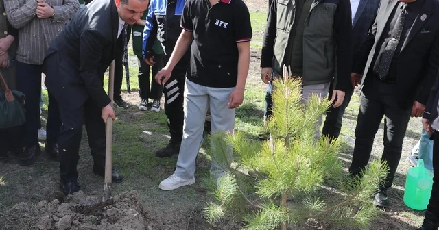 Vali Taşolar, liseli Muhammed Deniz in isteğine duyarsız kalmadı Iğdır Haberleri