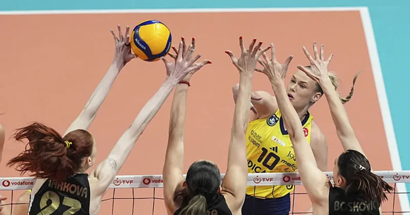 Vakıfbank, Fenerbahçe ye karşı avantajı kaptı!