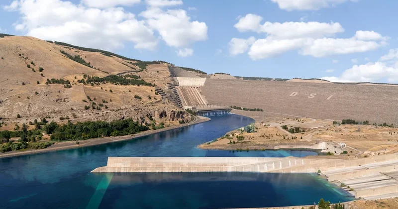Adıyaman da kuraklık mucizeyi getirdi: Barajın içinden çıktı herkesi şaşırttı Sözcü Gazetesi