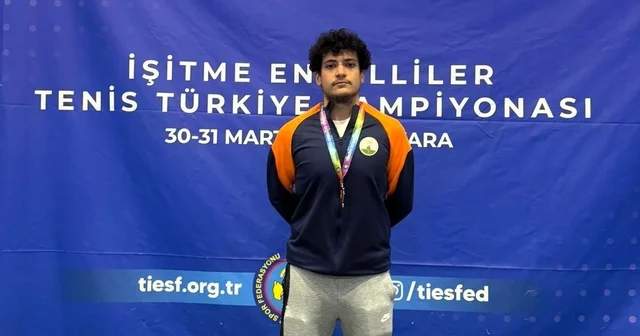 Osmangazi nin şampiyon raketlerinden büyük başarı Bursa Haberleri