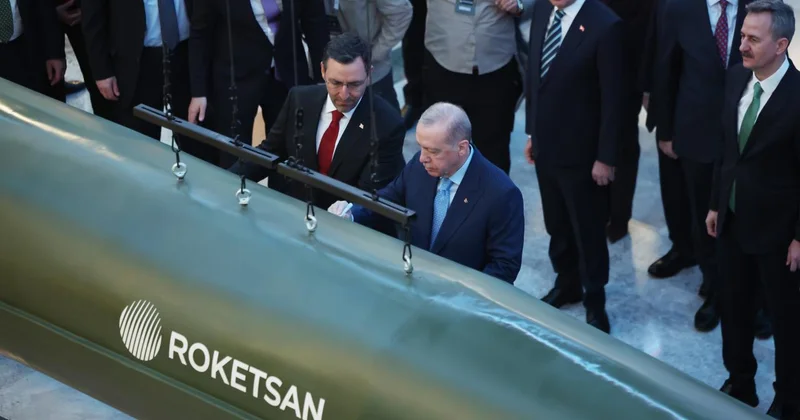 Cumhurbaşkanı Erdoğan, ROKETSAN Üretim Tesisleri nde incelemelerde bulundu