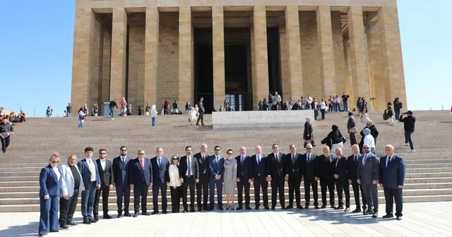 Edremit Belediyesi Ata nın huzuruna çıktı Edremit Belediyesi nden bir ilk: Ata nın huzurunda resmi tören Balıkesir Haberleri