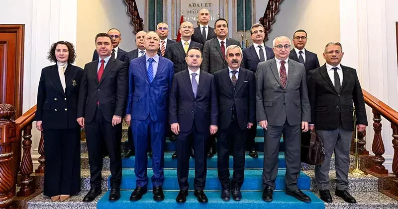 Bakan Gürlek: Yargıda Birlik Derneği, FETÖ ile mücadelede kararlı bir duruş sergiledi