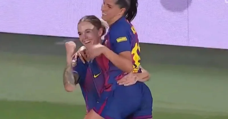 Barcelona kadın futbol takımı oyuncusu kornerden gol attı