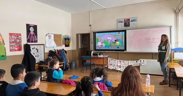 Kars ta Yeşilay dan miniklere sağlıklı yaşam eğitimi Kars Haberleri