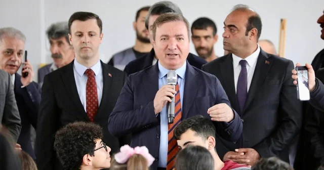 Vali Aydoğdu dan gençlere hem değer hem spor vurgusu Erzincan Haberleri