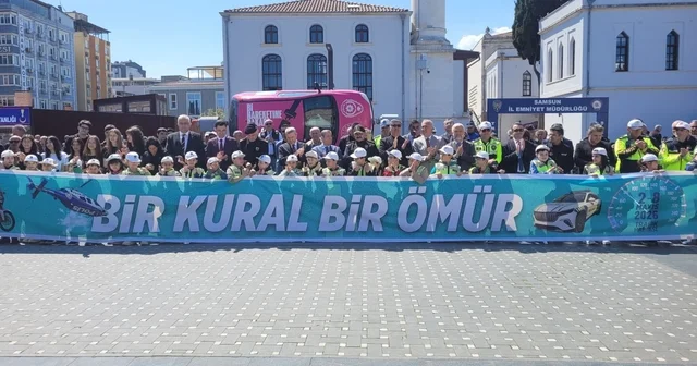 Minikler direksiyona geçti, vatandaşlar takla simülasyonunu deneyimledi Samsun Haberleri
