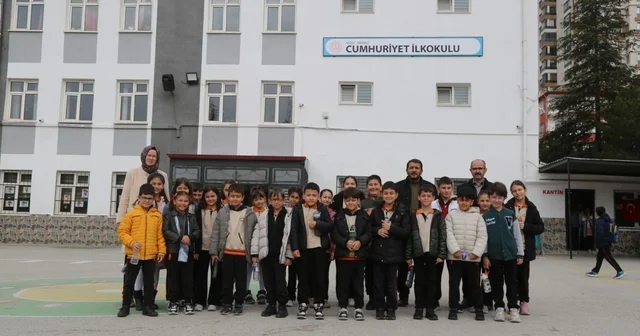 23 Nisan yıldızlarına sinema sürprizi Niğde Haberleri