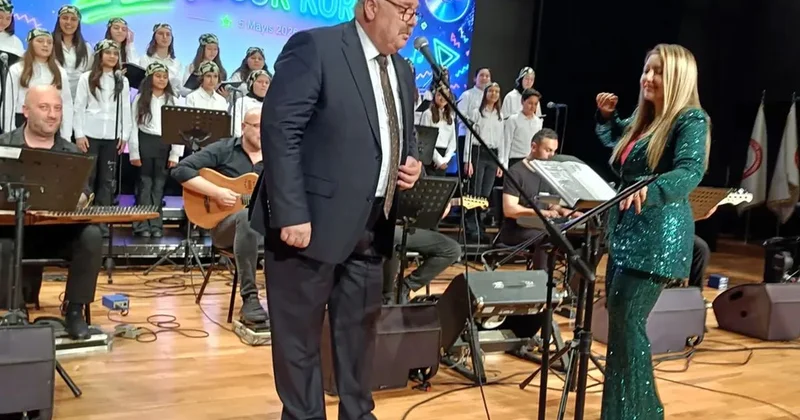 Duyan Barış Manço sandı! Okul müdüründen dört dörtlük performans