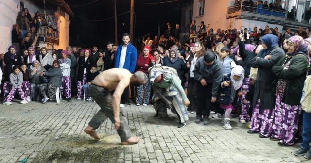 Sındırgı da Hıdırellez coşkusu Asırlık Savrancı Geleneği geceye damga vurdu Balıkesir Haberleri