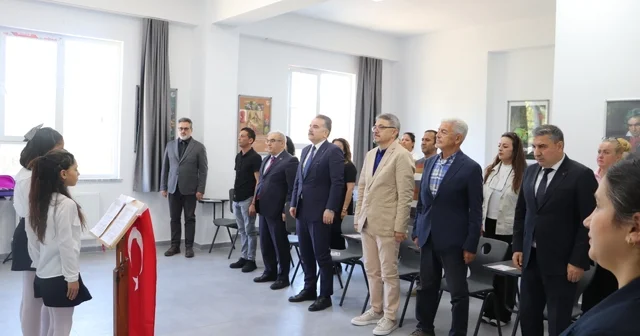 Edremit te eğitime hayırsever desteği Modern dil laboratuvarı açıldı Balıkesir Haberleri