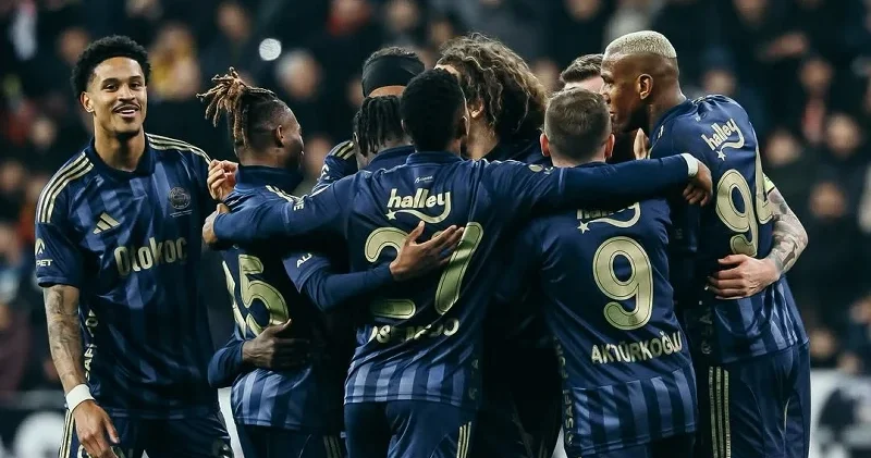 Fenerbahçeli yıldız ameliyat olacak: Kalan maçlarda yok Futbol Haberleri