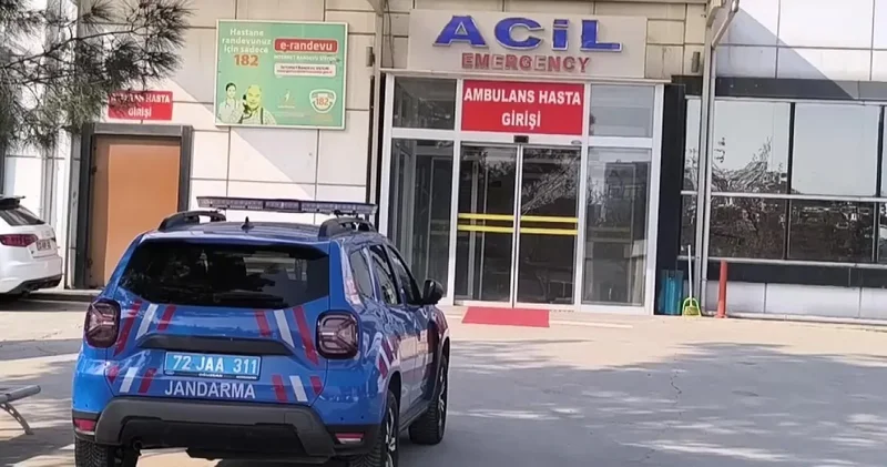 Karşıdan karşıya geçmek isterken araba çarptı: 14 yaşındaki Türkan ın durumu ağır