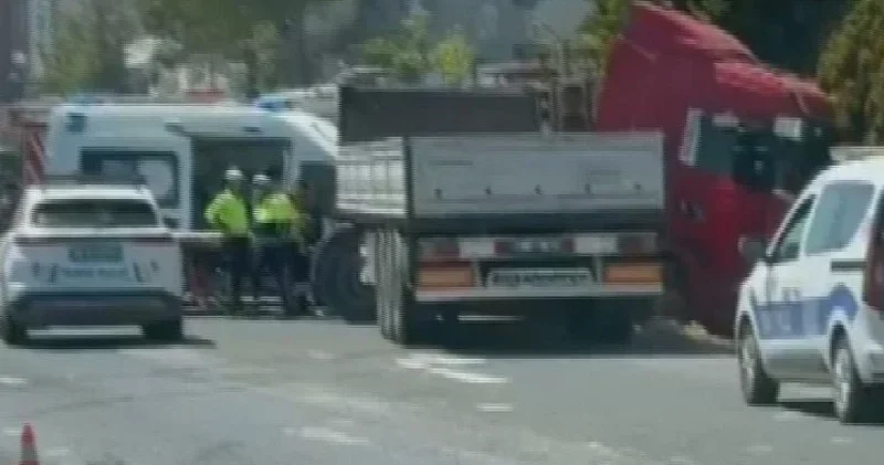 Silivri’de feci kaza: Bariyere çarpan TIR’ın şoförü öldü İstanbul Haberleri