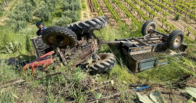Karşıdan geçen araca yol vermek isteyen traktör uçuruma yuvarlandı!