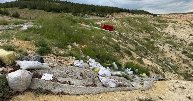 Doğaya bırakılan atıklar tepki çekti Adıyaman Haberleri