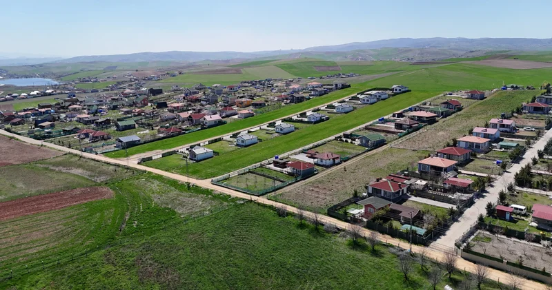 Hobi bahçesi tartışması sürüyor: Hedef domates eken vatandaş değil, kaçak havuzlu villa