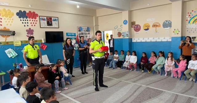 Cizre de geleceğin sürücüleri kuralları polis amcalarından öğrendi Şırnak Haberleri