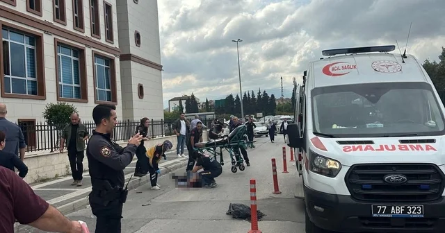 Yalova da adliye önündeki cinayetin kan donduran görüntüleri ortaya çıktı Olayla ilgili 4 şüpheli hakkında hazırlanan iddianame kabul edildi Yalova Haberleri