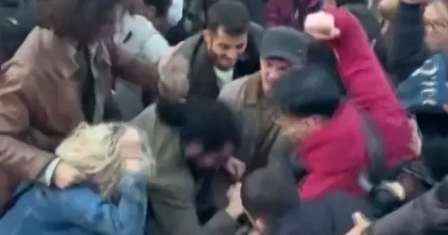 ODTÜ’te Türk bayrağı açan gençlere saldırı VİDEO İZLE