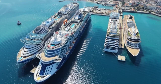 Kuşadası na 4 gemi ile 10 bin 800 turist geldi Aydın Haberleri