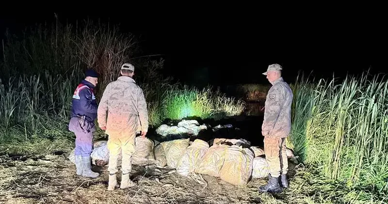 Van da kacak inci kefali avlayan 7 kişi suçüstü yakalandı