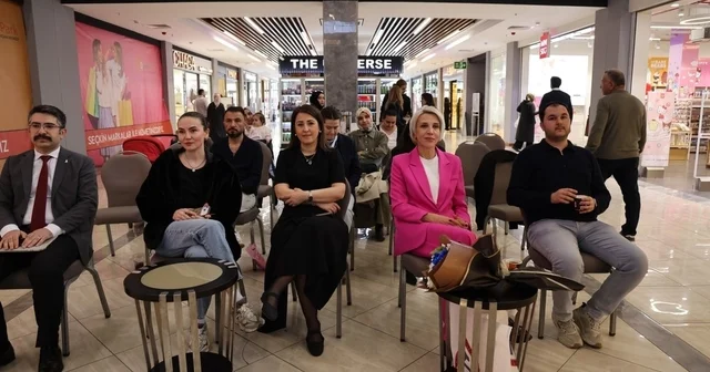 BEUN Bilim Kafe de Ahmet Yenilmez den Sanat, Toplum ve Sahne söyleşisi Zonguldak Haberleri