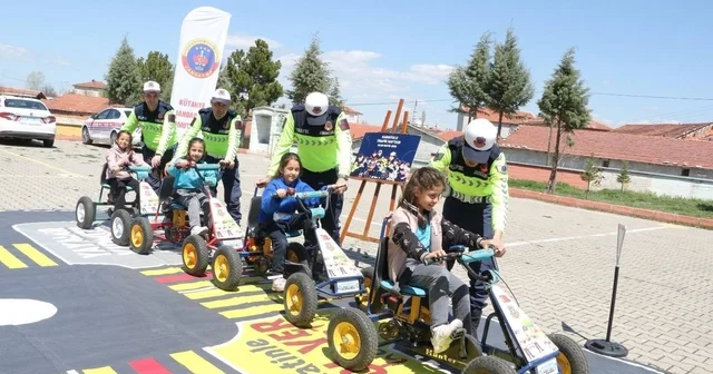 Kütahya da anaokulu ve ilkokul öğrencilerine trafik eğitimi Kütahya Haberleri