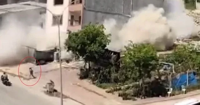 Kontrolsüz yıkım faciaya davetiye çıkardı: Kadın son anda böyle kaçtı VİDEO İZLE