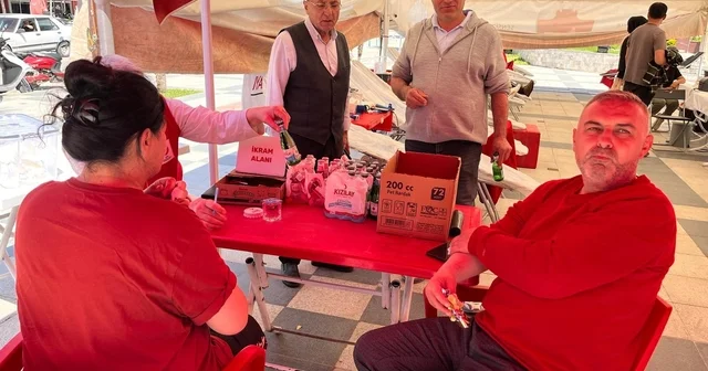 Öğrenciler ikna etti, veliler kan verdi Manisa Haberleri