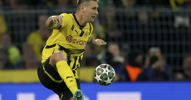 Dortmund un yıldızı 30 yaşında futbolu bırakma kararı aldı