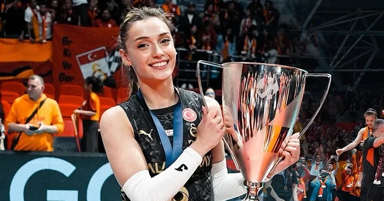 Eylül Akarçeşme Yatgın dan Galatasaray a veda!