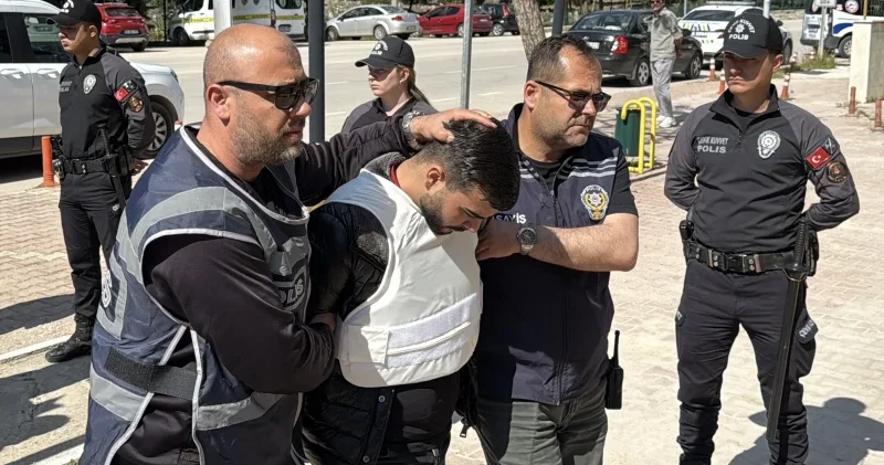 Kübra Yapıcı nın öldürülmesine ilişkin gözaltına alınan 2 zanlı adliyede Antalya Haberleri