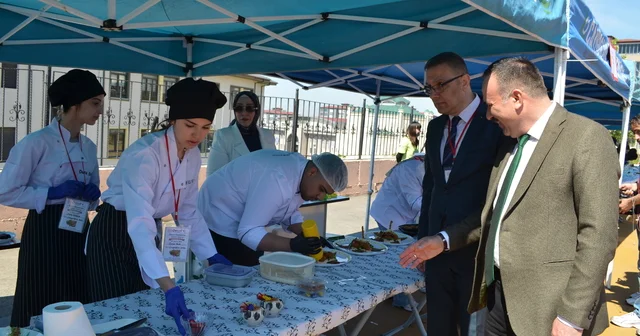 Kocaeli de öğrenciler bayat ekmekten yemek yaptı Kocaeli Haberleri